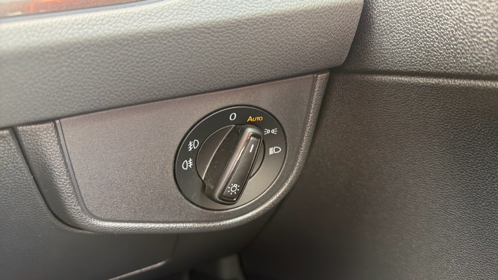 Volkswagen Taigo 1.0 TSI 110 Style 5dr DSG Petrol Hatchback - Image 31