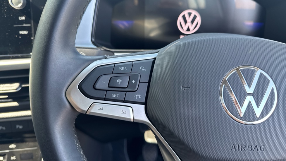 Volkswagen T-Roc 1.0 TSI Life 5dr Petrol Hatchback - Image 17