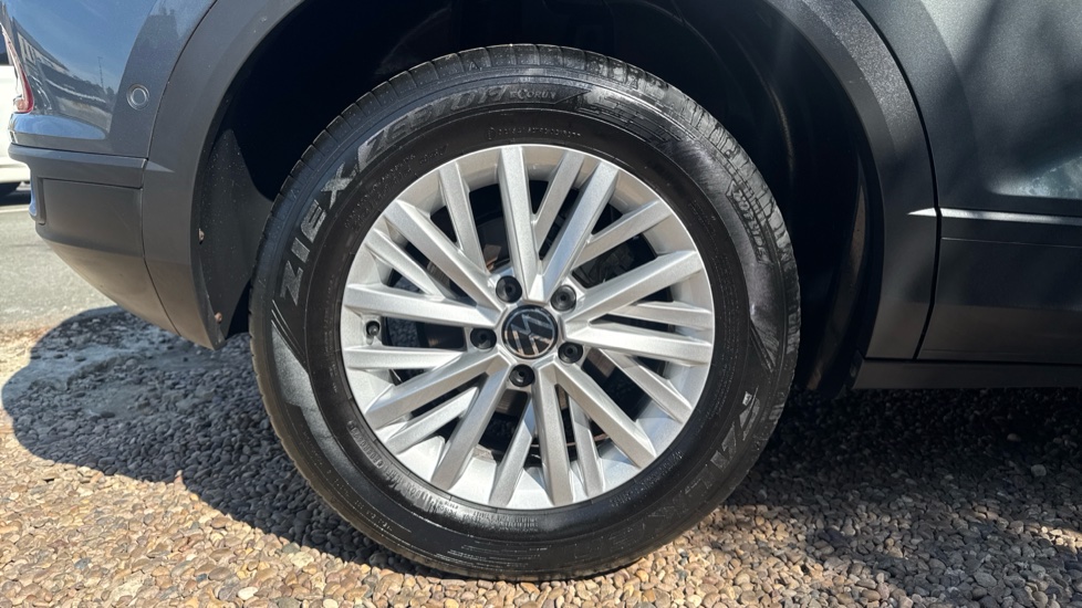 Volkswagen T-Roc 1.0 TSI Life 5dr Petrol Hatchback - Image 35