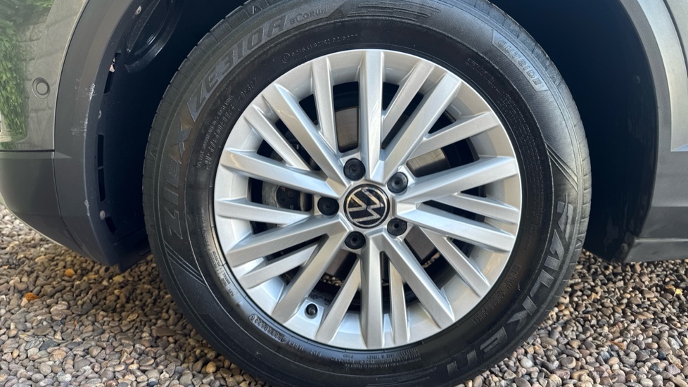 Volkswagen T-Roc 1.0 TSI Life 5dr Petrol Hatchback - Image 37