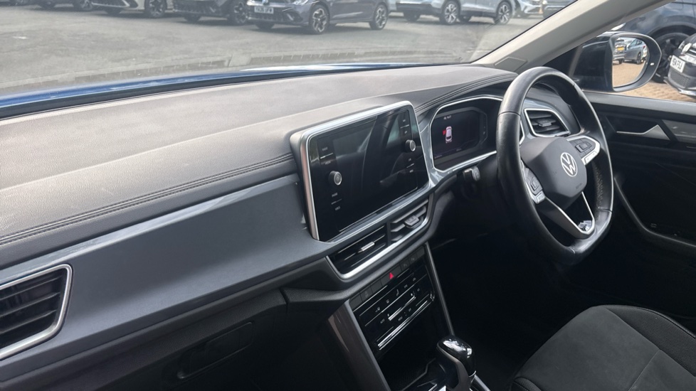 Volkswagen T-Roc 1.5 TSI Style 5dr DSG Petrol Hatchback - Image 2
