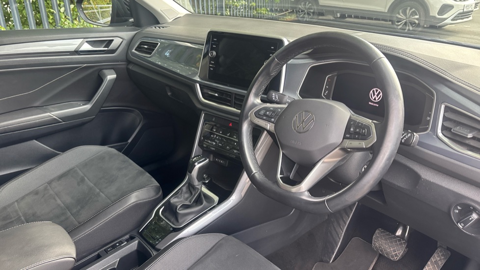 Volkswagen T-Roc 1.5 TSI Style 5dr DSG Petrol Hatchback - Image 6