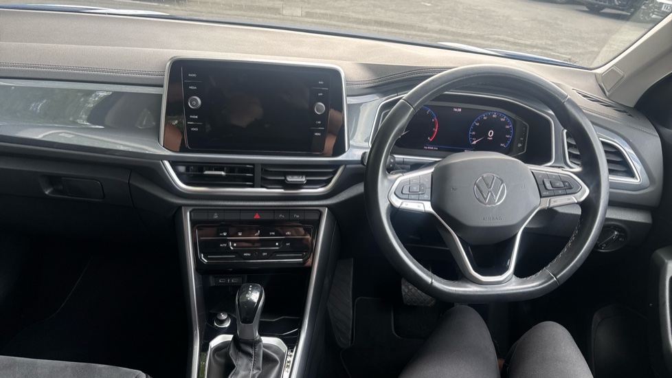 Volkswagen T-Roc 1.5 TSI Style 5dr DSG Petrol Hatchback - Image 9
