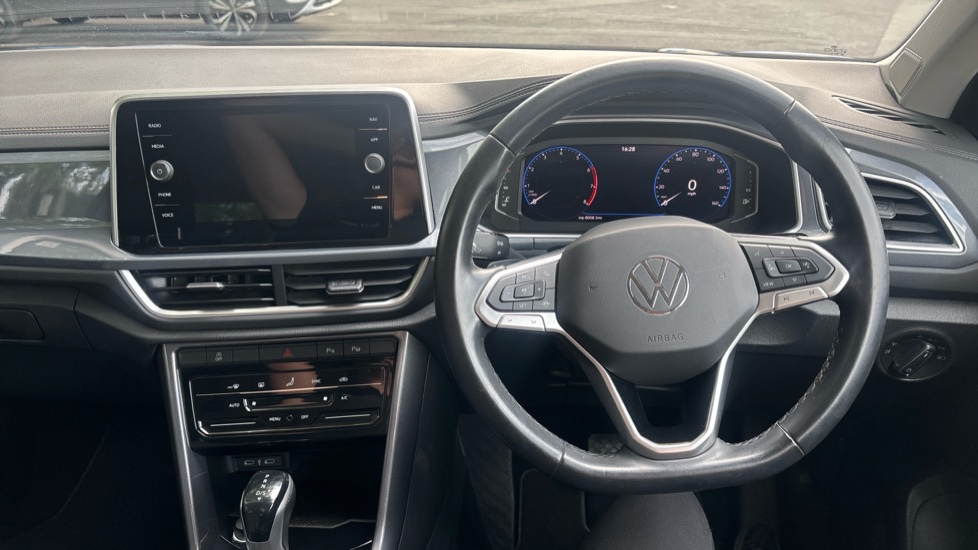 Volkswagen T-Roc 1.5 TSI Style 5dr DSG Petrol Hatchback - Image 10