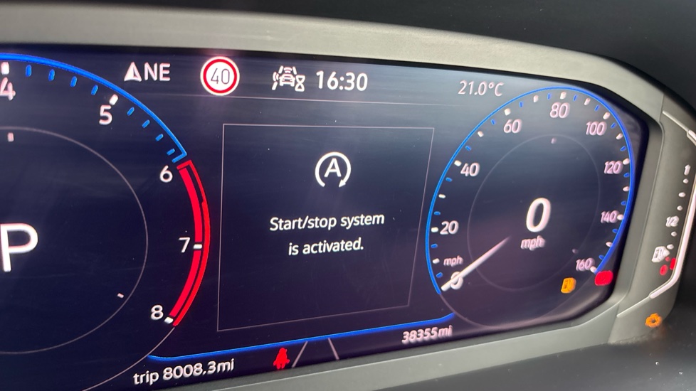 Volkswagen T-Roc 1.5 TSI Style 5dr DSG Petrol Hatchback - Image 24