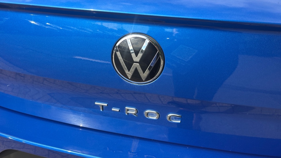 Volkswagen T-Roc 1.5 TSI Style 5dr DSG Petrol Hatchback - Image 34