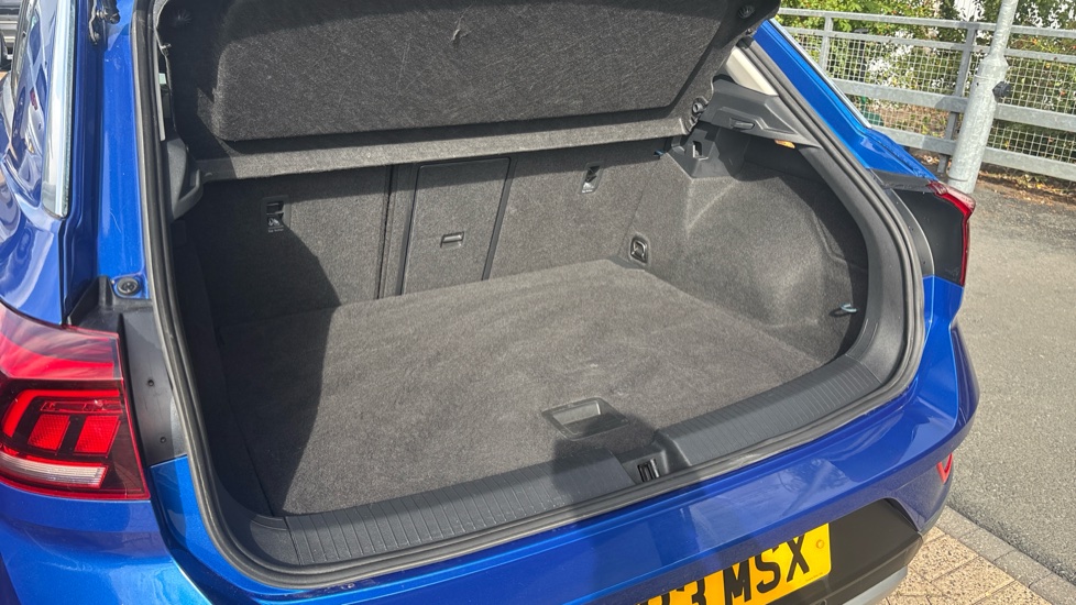 Volkswagen T-Roc 1.5 TSI Style 5dr DSG Petrol Hatchback - Image 35