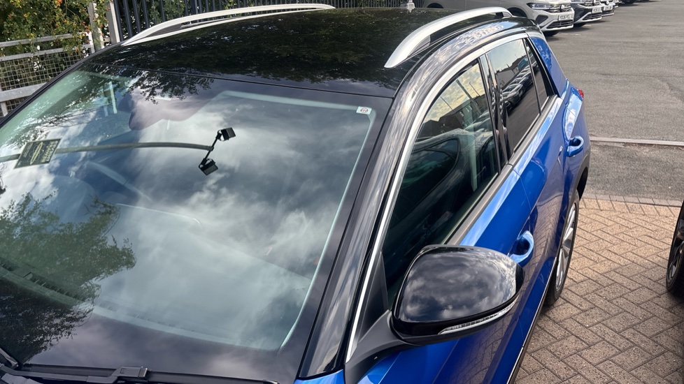 Volkswagen T-Roc 1.5 TSI Style 5dr DSG Petrol Hatchback - Image 39