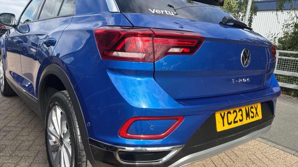Volkswagen T-Roc 1.5 TSI Style 5dr DSG Petrol Hatchback - Image 40