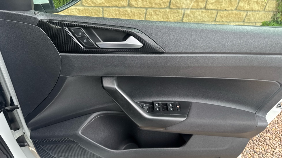 Volkswagen Polo 1.0 TSI Life 5dr Petrol Hatchback - Image 19