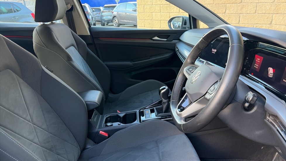 Volkswagen Golf 1.5 TSI Style 5dr Petrol Hatchback - Image 15