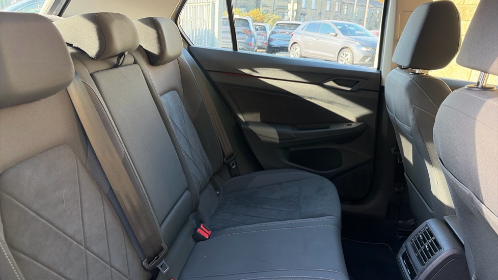 Volkswagen Golf 1.5 TSI Style 5dr Petrol Hatchback - Image 16