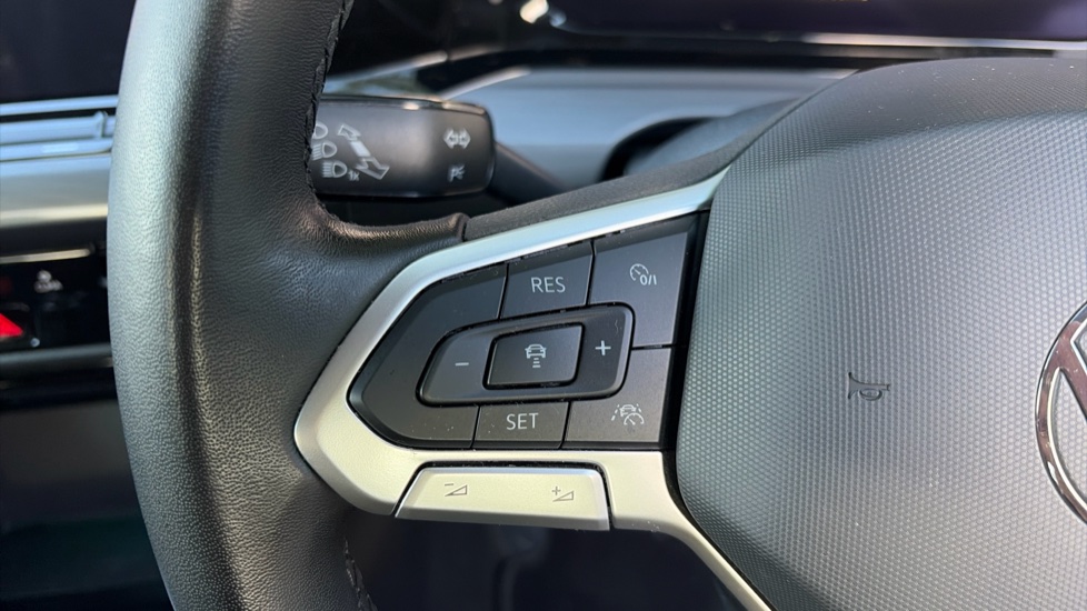 Volkswagen Golf 1.5 TSI Style 5dr Petrol Hatchback - Image 17