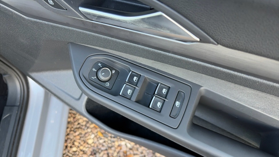 Volkswagen Golf 1.5 TSI Style 5dr Petrol Hatchback - Image 19