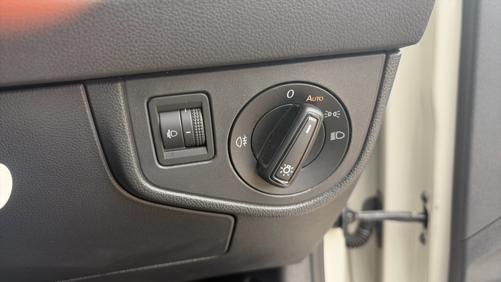 Volkswagen Polo 1.0 TSI Life 5dr Petrol Hatchback - Image 34