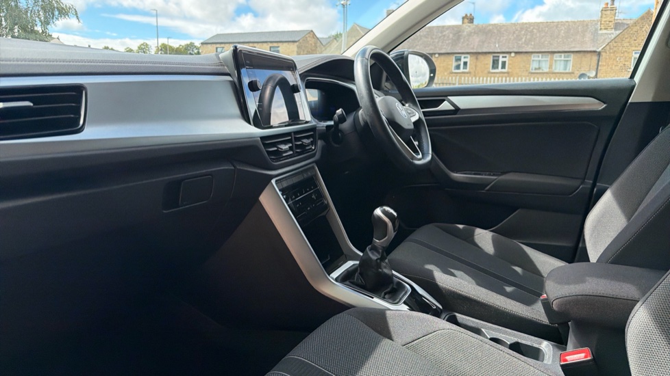 Volkswagen T-Roc 1.0 TSI Life 5dr Petrol Hatchback - Image 2