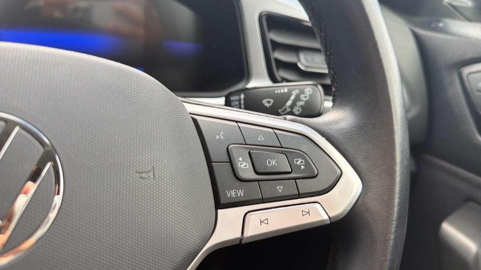 Volkswagen T-Roc 1.0 TSI Life 5dr Petrol Hatchback - Image 18
