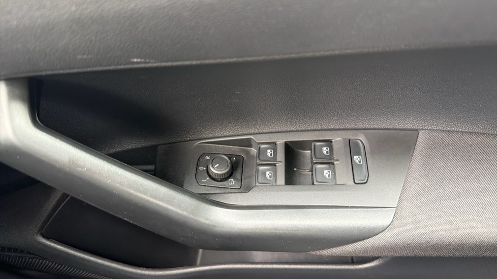 Volkswagen Polo 1.0 Life 5dr Petrol Hatchback - Image 19
