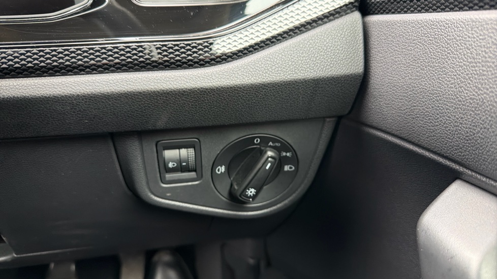 Volkswagen Polo 1.0 Life 5dr Petrol Hatchback - Image 24