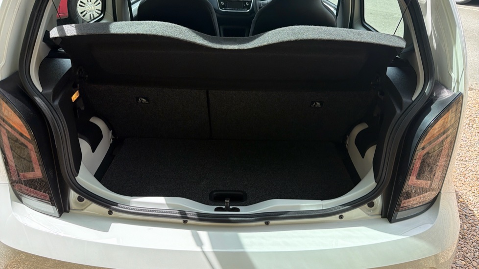 Volkswagen Up 1.0 65PS Up 5dr Petrol Hatchback - Image 20