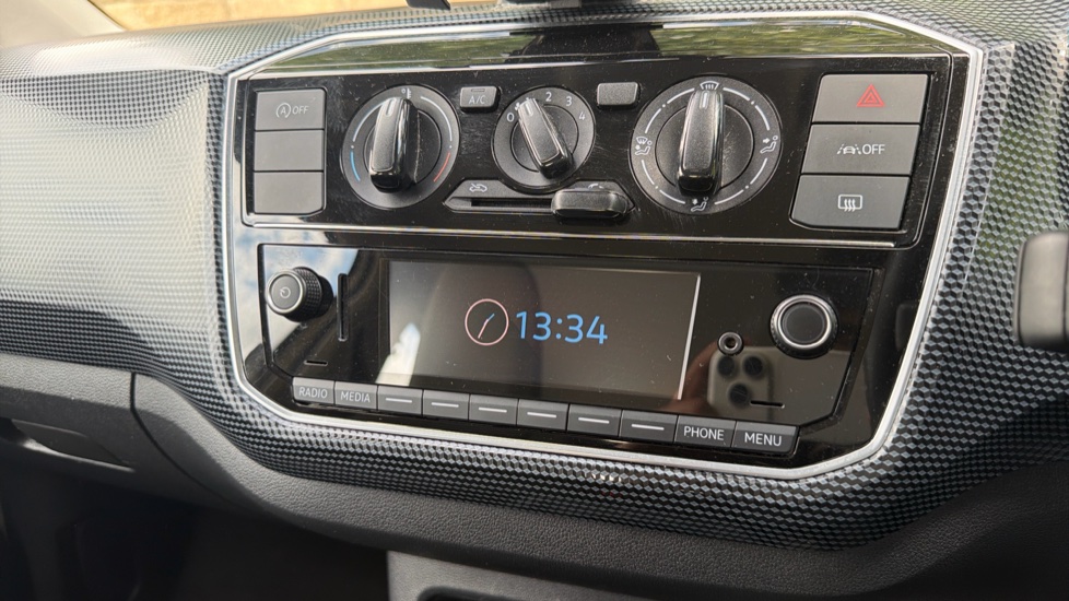 Volkswagen Up 1.0 65PS Up 5dr Petrol Hatchback - Image 24