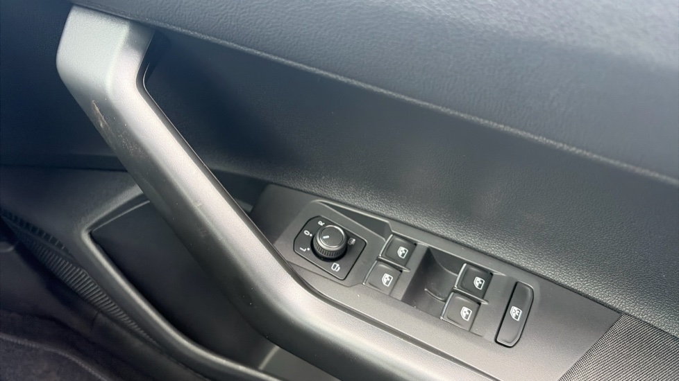 Volkswagen Polo 1.0 TSI R-Line 5dr Petrol Hatchback - Image 19