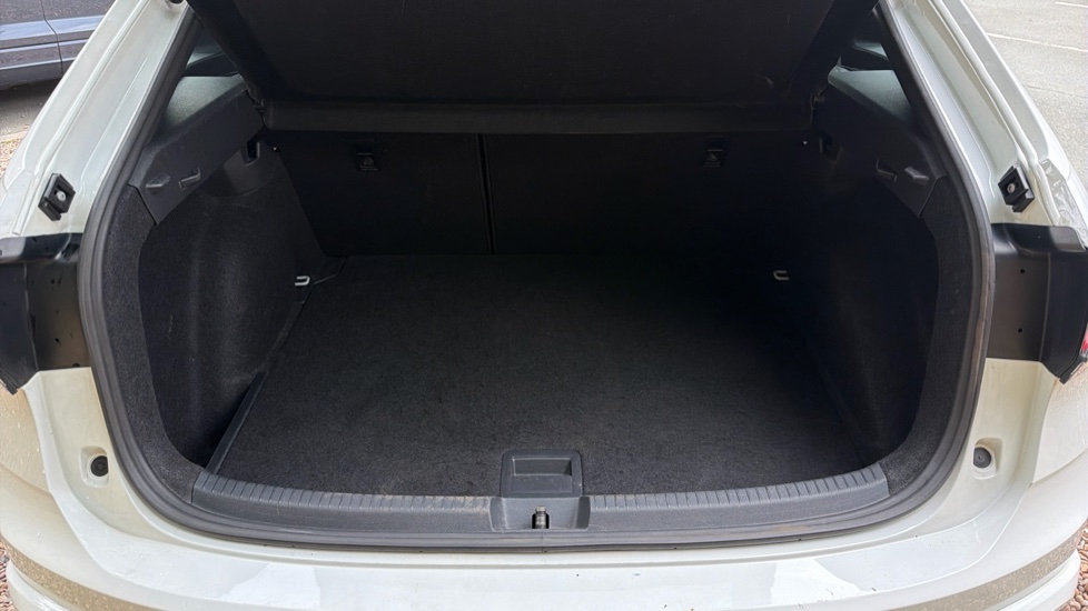 Volkswagen Taigo 1.0 TSI 110 R-Line 5dr Petrol Hatchback - Image 20