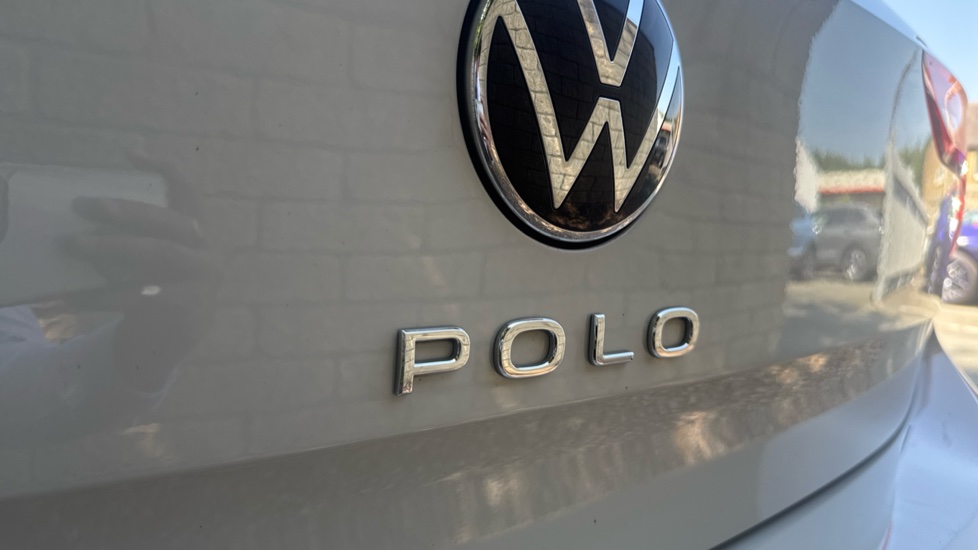 Volkswagen Polo 1.0 Life 5dr Petrol Hatchback - Image 21