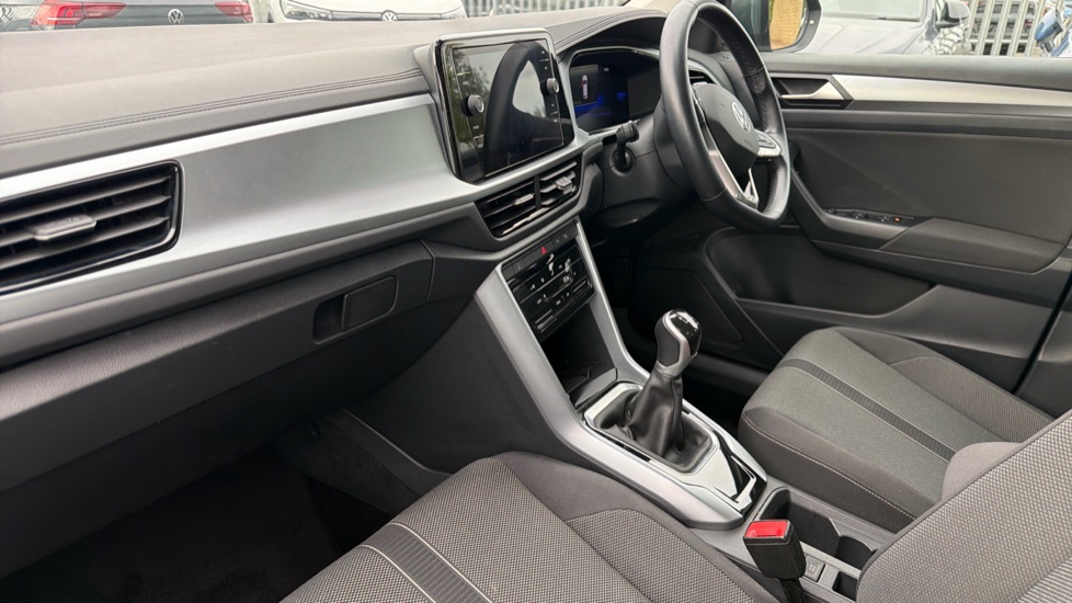 Volkswagen T-Roc 1.5 TSI Life 5dr Petrol Hatchback - Image 2