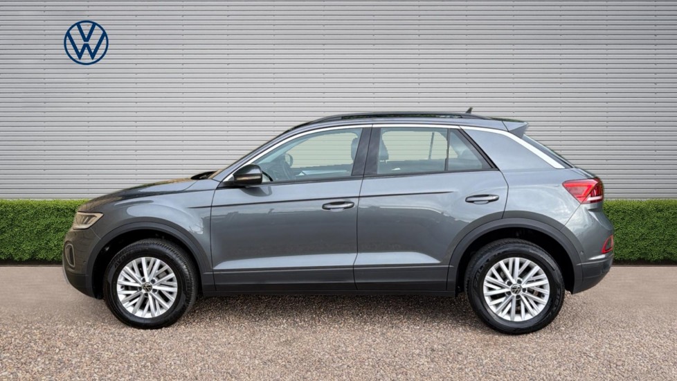 Volkswagen T-Roc 1.5 TSI Life 5dr Petrol Hatchback - Image 4