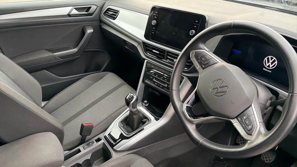 Volkswagen T-Roc 1.5 TSI Life 5dr Petrol Hatchback - Image 6