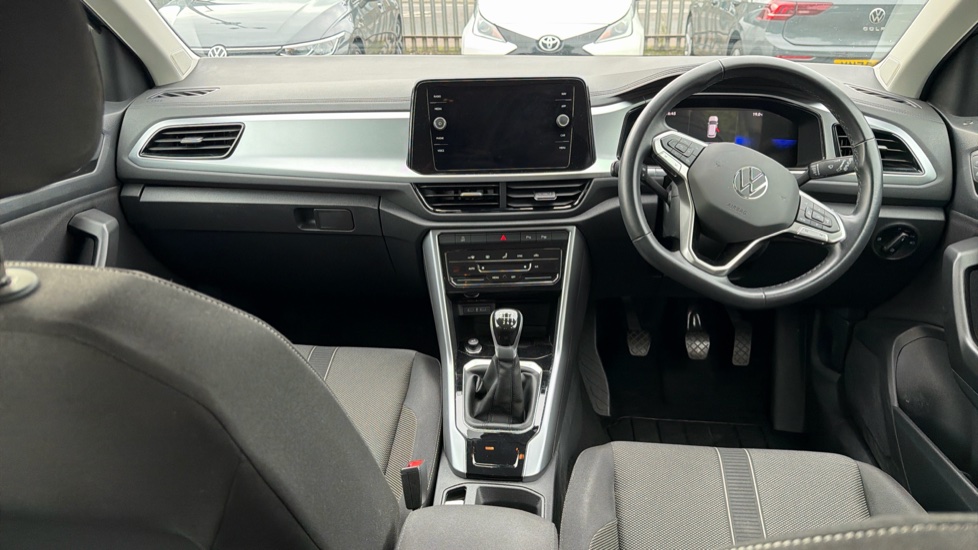 Volkswagen T-Roc 1.5 TSI Life 5dr Petrol Hatchback - Image 9