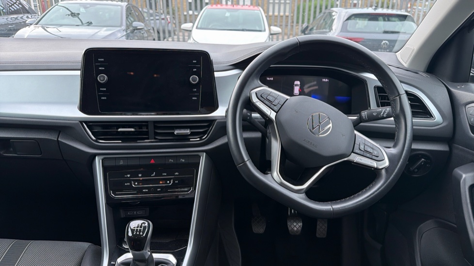 Volkswagen T-Roc 1.5 TSI Life 5dr Petrol Hatchback - Image 10