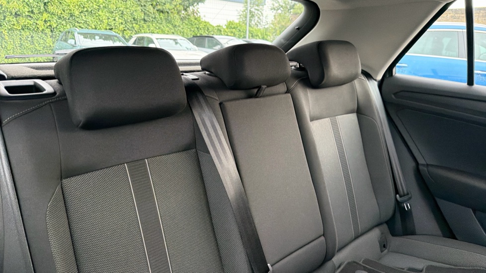 Volkswagen T-Roc 1.5 TSI Life 5dr Petrol Hatchback - Image 16