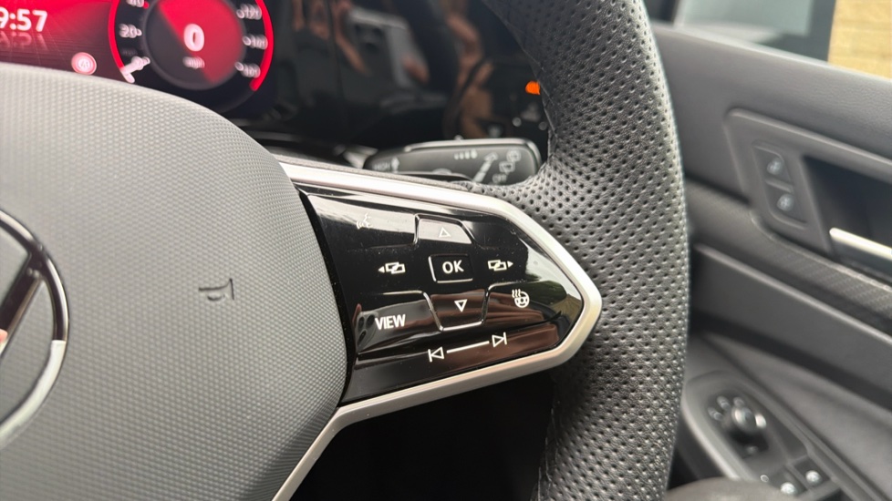 Volkswagen Golf 1.5 eTSI 150 R-Line 5dr DSG Petrol Hatchback - Image 18