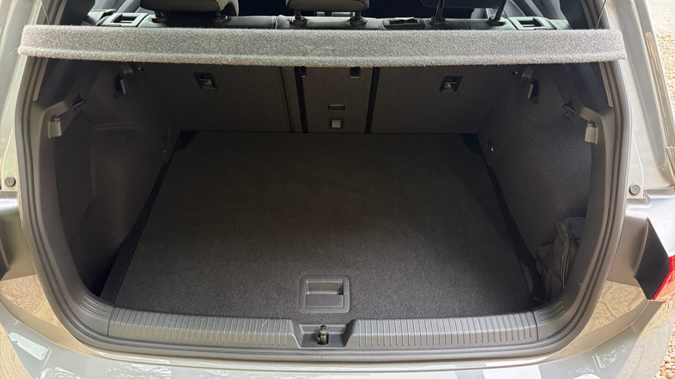Volkswagen Golf 1.5 eTSI 150 R-Line 5dr DSG Petrol Hatchback - Image 20