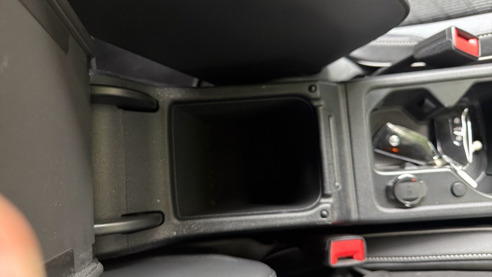 Volkswagen Golf 1.5 eTSI 150 R-Line 5dr DSG Petrol Hatchback - Image 32
