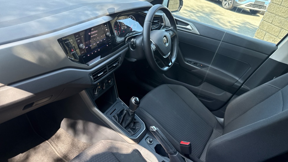 Volkswagen Polo 1.0 TSI 95 SE 5dr Petrol Hatchback - Image 2