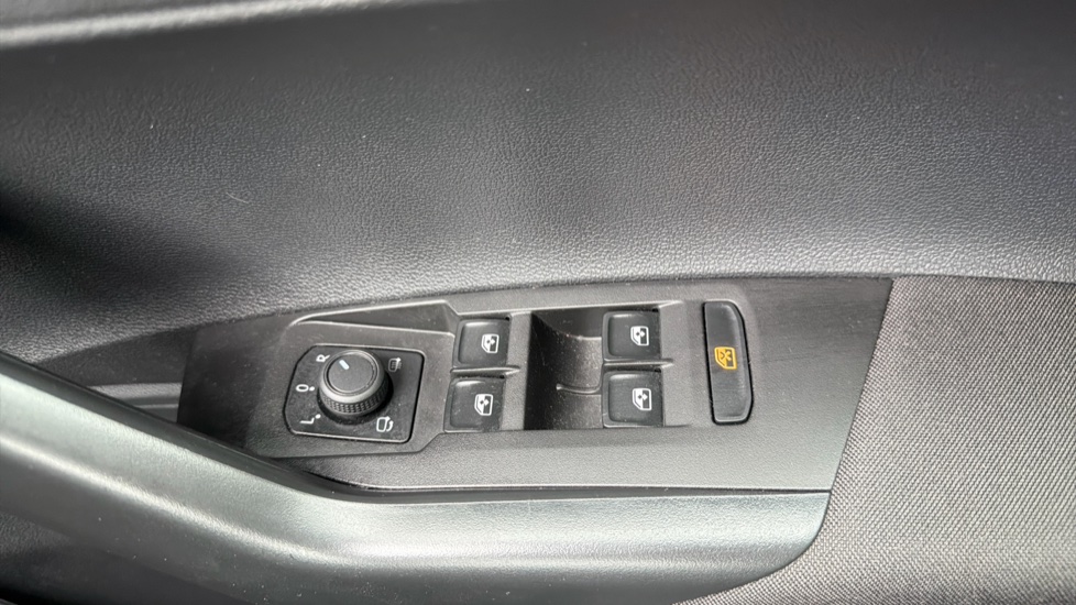 Volkswagen Polo 1.0 TSI Life 5dr Petrol Hatchback - Image 19