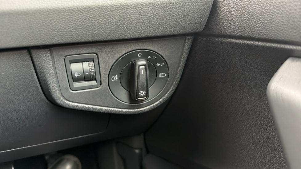 Volkswagen Polo 1.0 TSI Life 5dr Petrol Hatchback - Image 32