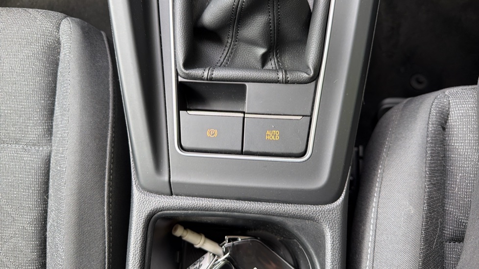 Volkswagen Golf 1.5 TSI 150 Life 5dr Petrol Hatchback - Image 34
