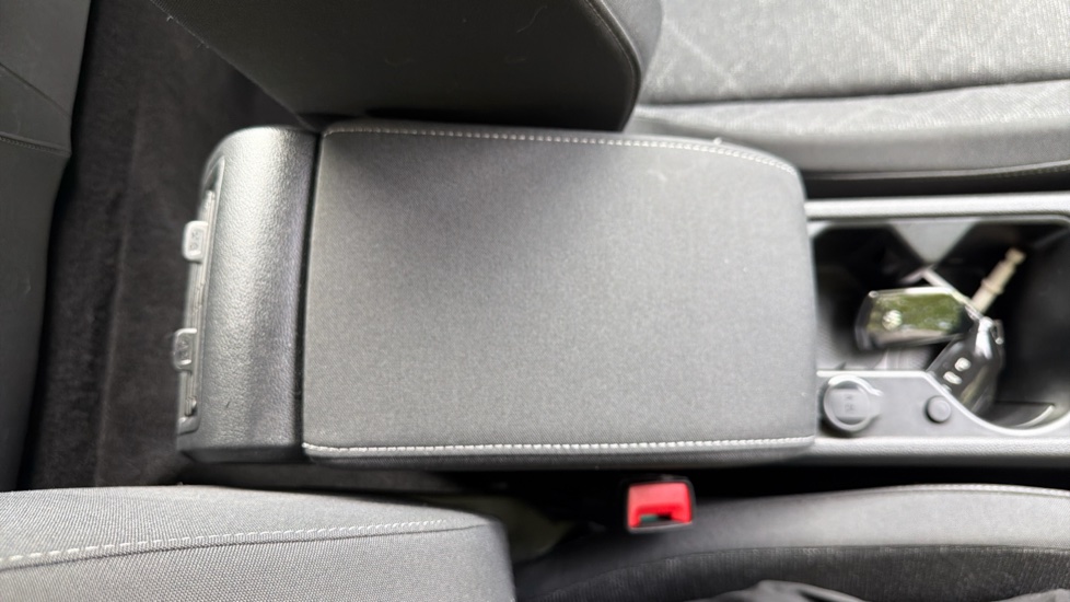 Volkswagen Golf 1.5 TSI 150 Life 5dr Petrol Hatchback - Image 36