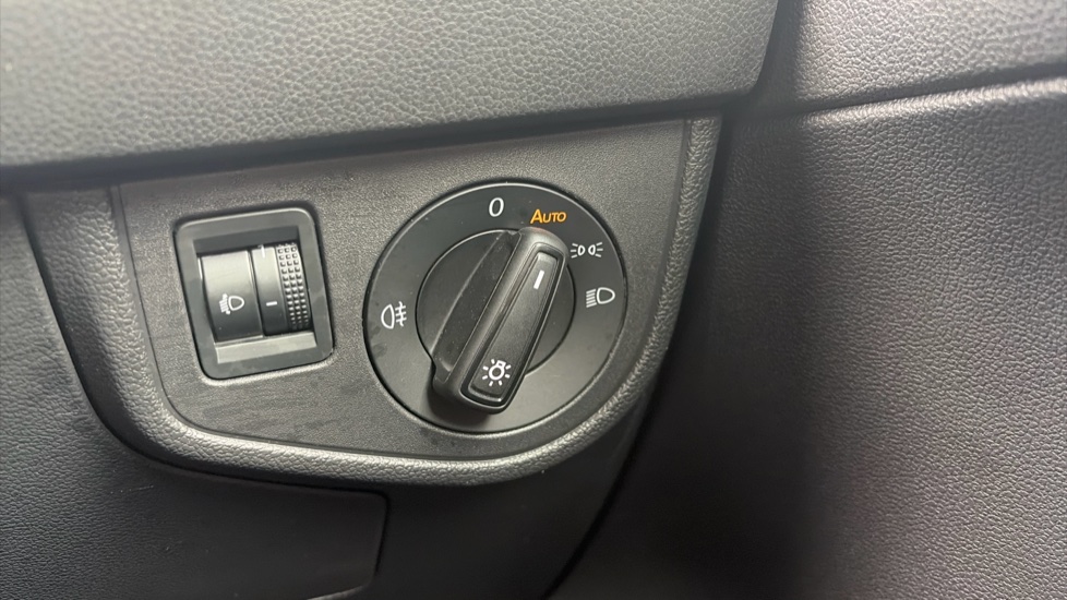 Volkswagen Polo 1.0 TSI Life 5dr Petrol Hatchback - Image 22