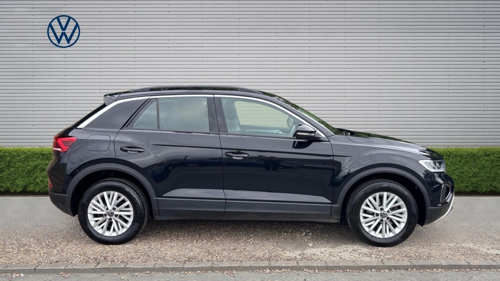 Volkswagen T-Roc 1.5 TSI Life 5dr Petrol Hatchback - Image 4