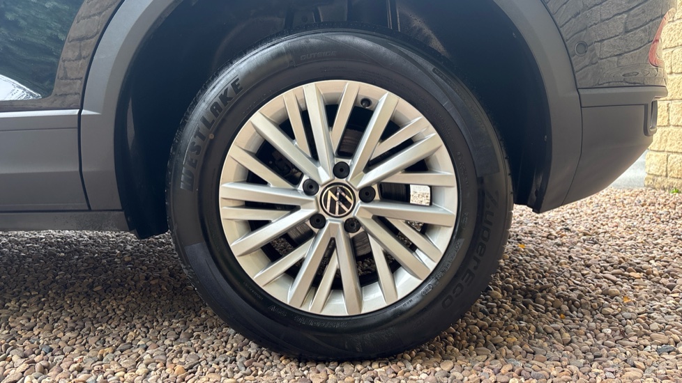 Volkswagen T-Roc 1.5 TSI Life 5dr Petrol Hatchback - Image 5
