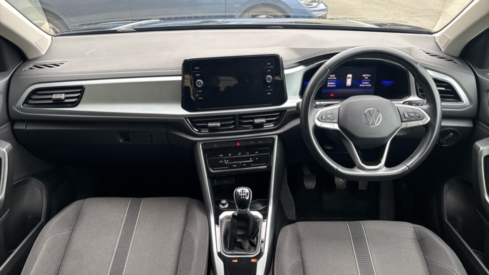 Volkswagen T-Roc 1.5 TSI Life 5dr Petrol Hatchback - Image 9