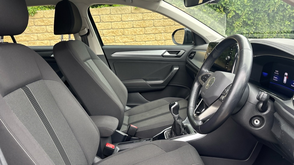 Volkswagen T-Roc 1.5 TSI Life 5dr Petrol Hatchback - Image 15