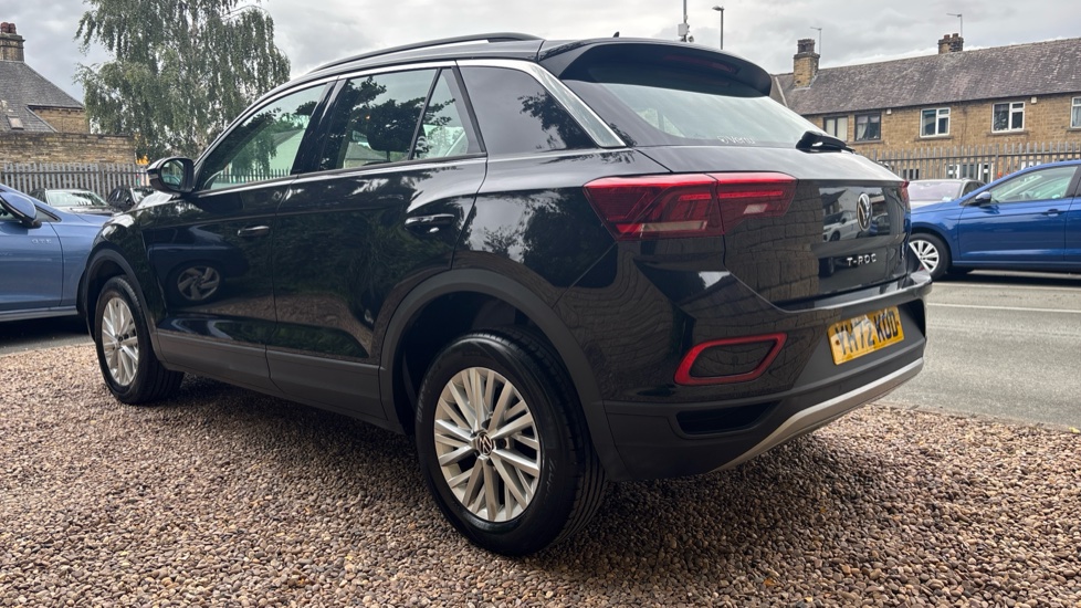 Volkswagen T-Roc 1.5 TSI Life 5dr Petrol Hatchback - Image 21