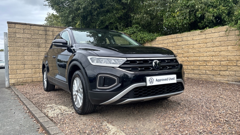 Volkswagen T-Roc 1.5 TSI Life 5dr Petrol Hatchback - Image 24