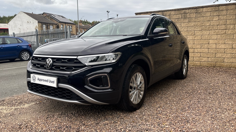 Volkswagen T-Roc 1.5 TSI Life 5dr Petrol Hatchback - Image 25